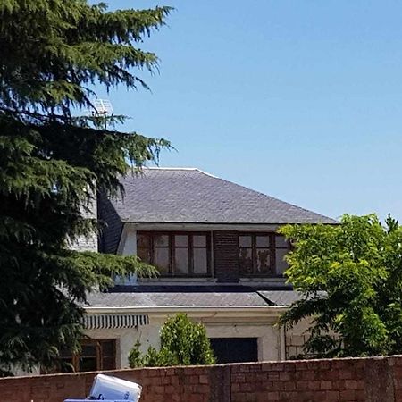 Casa De Campo Con Piscina 12 Personas Valladolid Bagian luar foto
