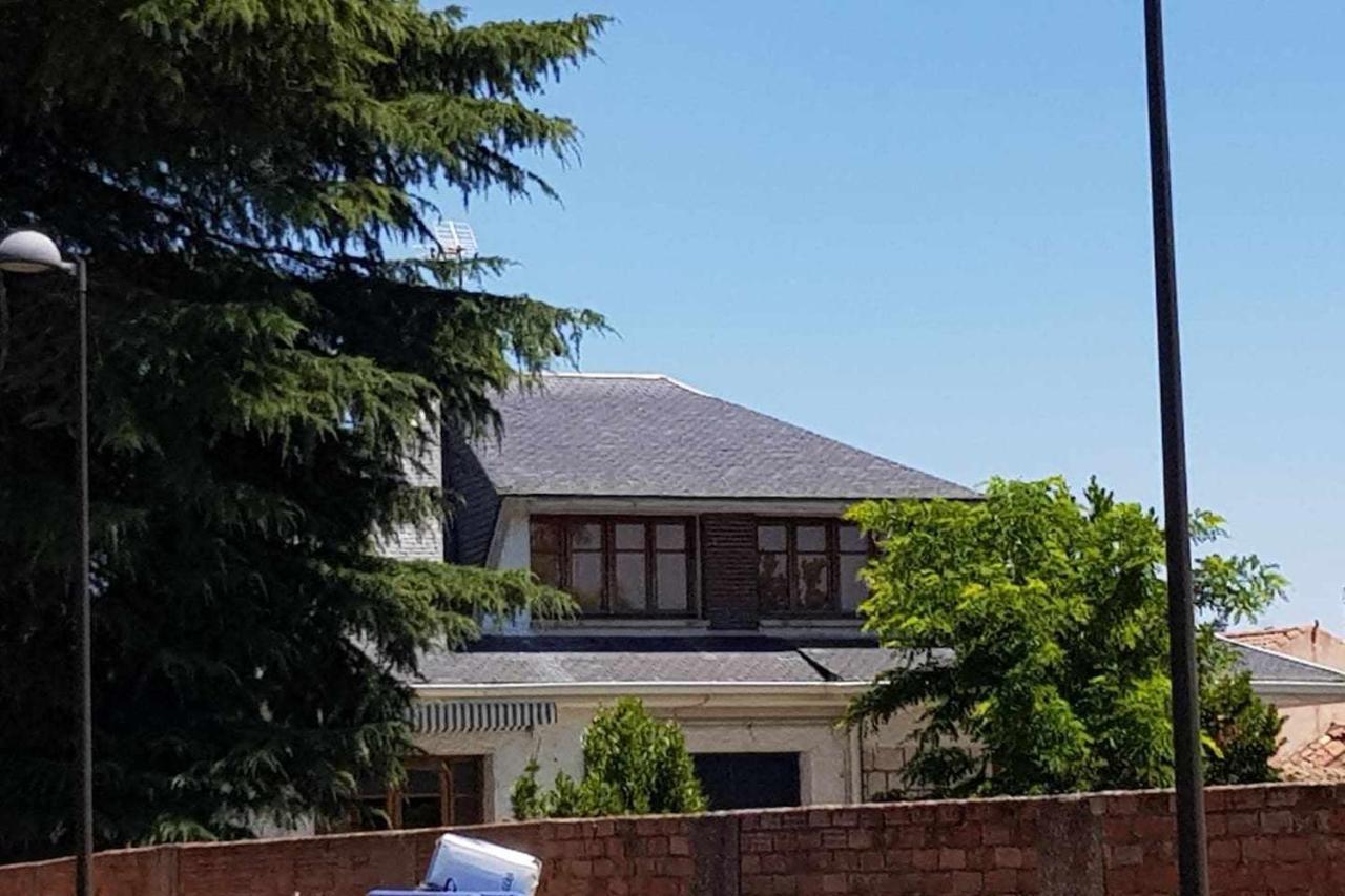 Casa De Campo Con Piscina 12 Personas Valladolid Bagian luar foto