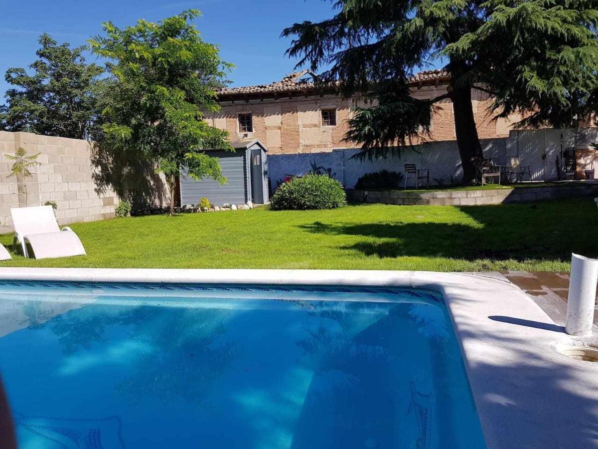 Casa De Campo Con Piscina 12 Personas Valladolid Bagian luar foto