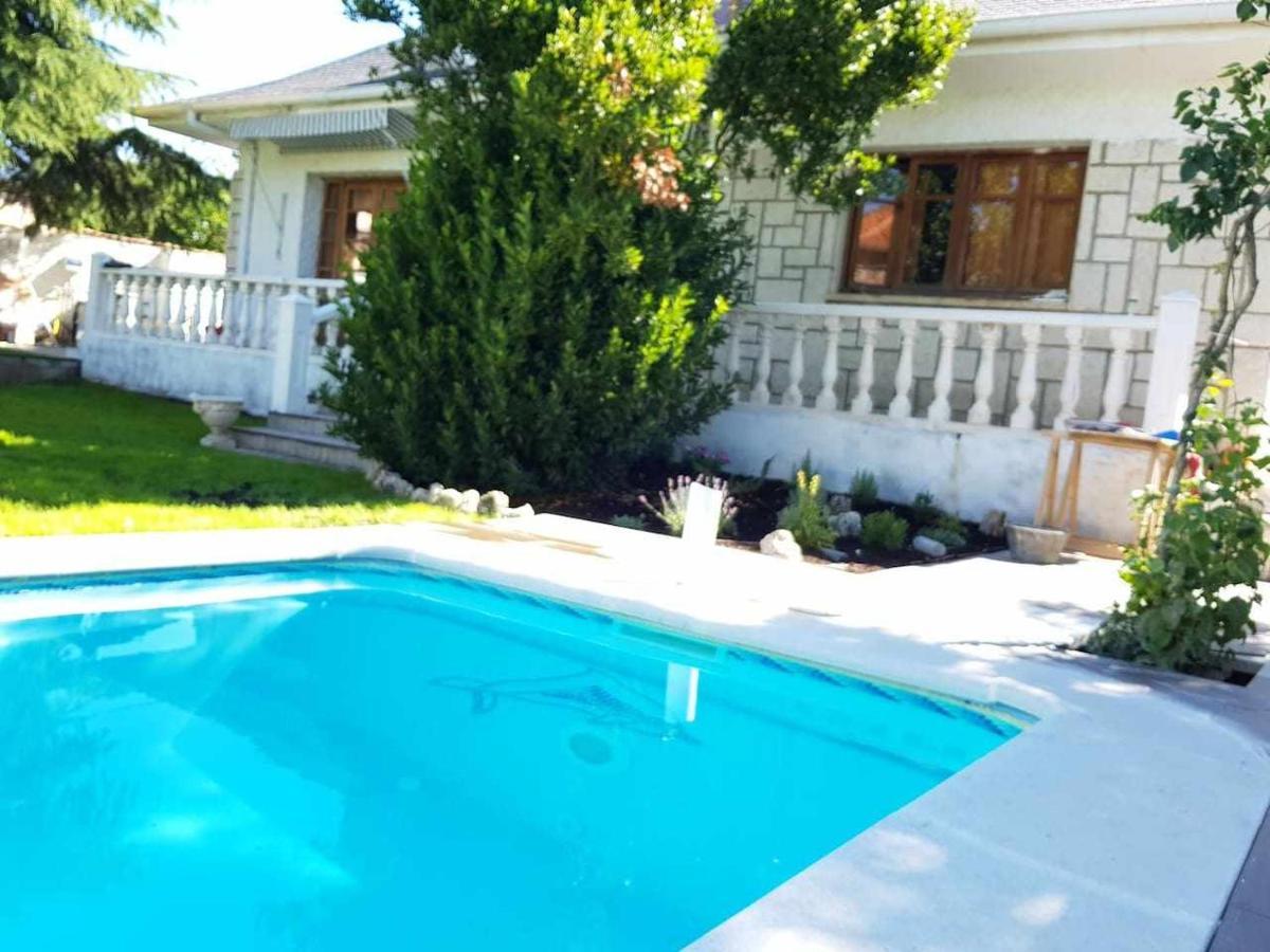 Casa De Campo Con Piscina 12 Personas Valladolid Bagian luar foto