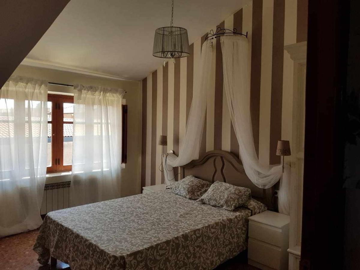 Casa De Campo Con Piscina 12 Personas Valladolid Bagian luar foto